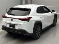 Lexus UX лот № 10032 оценка R  с аукциона в Японии 1