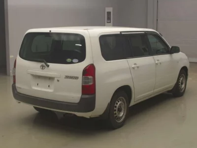 Toyota SUCCEED  с аукциона в Японии