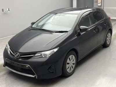 Toyota AURIS  с аукциона в Японии