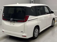 Toyota NOAH лот № 452 оценка RA  с аукциона в Японии 1