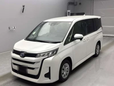 Toyota NOAH  с аукциона в Японии