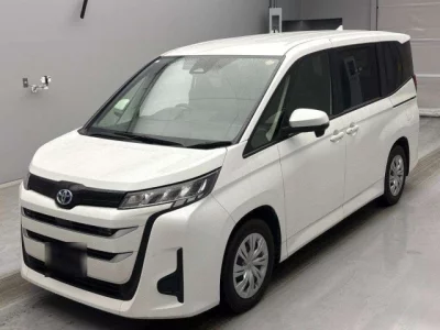 Toyota NOAH  с аукциона в Японии