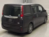 Toyota NOAH лот № 4304 оценка R  с аукциона в Японии 1