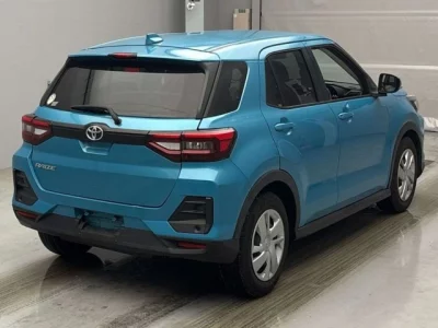 Toyota RAIZE  с аукциона в Японии