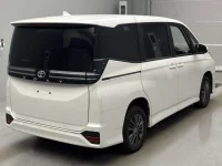 Toyota VOXY лот № 12474 оценка 4  с аукциона в Японии 1