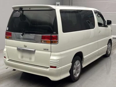 Nissan ELGRAND  с аукциона в Японии