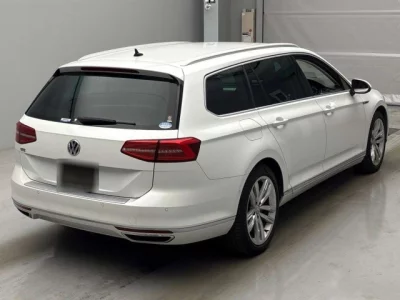Volkswagen PASSAT VARIANT  с аукциона в Японии
