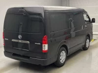 Toyota HIACE VAN лот № 62076 оценка 4  с аукциона в Японии 1