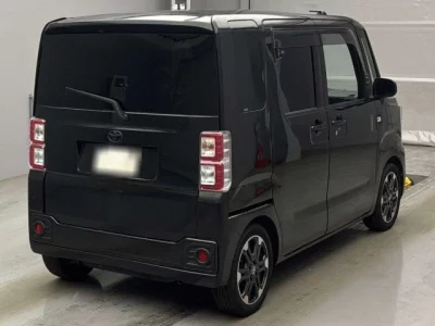Toyota Pixis Mega