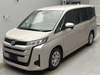 Toyota NOAH  с аукциона в Японии