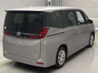 Toyota NOAH лот № 534 оценка R  с аукциона в Японии 1