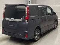 Toyota NOAH лот № 602 оценка 3.5  с аукциона в Японии 1