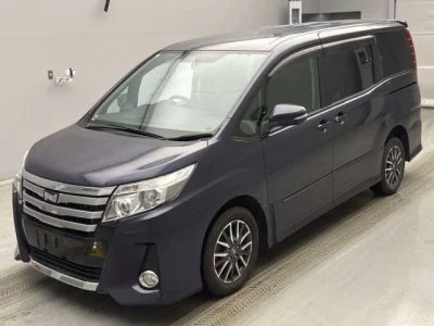 Toyota NOAH  с аукциона в Японии