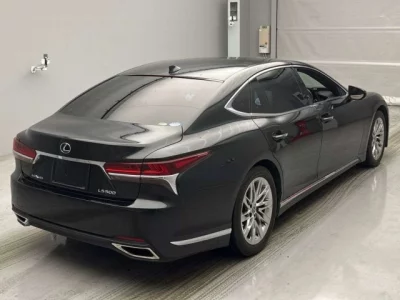 Lexus LS  с аукциона в Японии
