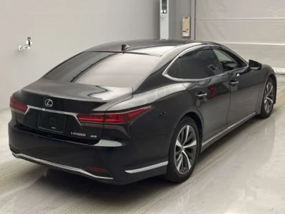 Lexus LS  с аукциона в Японии