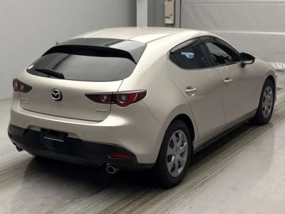 Mazda MAZDA3  с аукциона в Японии