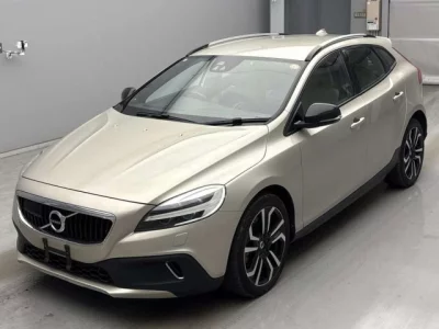 Volvo V40  с аукциона в Японии