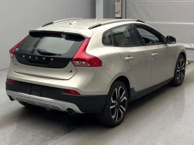 Volvo V40  с аукциона в Японии