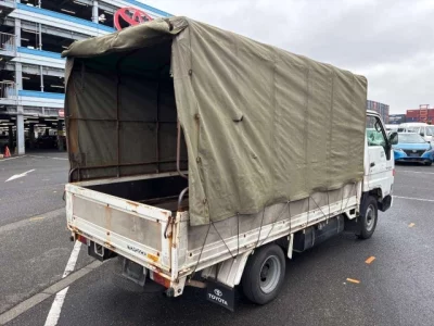 Toyota DYNA  с аукциона в Японии