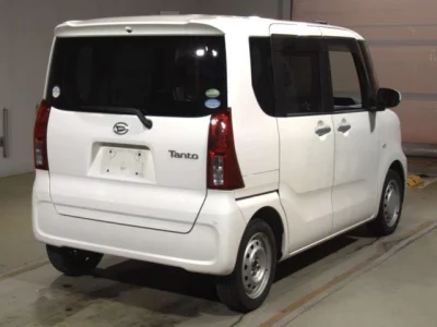 Daihatsu TANTO  с аукциона в Японии