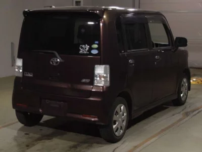 Toyota PIXIS SPACE  с аукциона в Японии