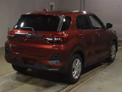 Toyota RAIZE  с аукциона в Японии