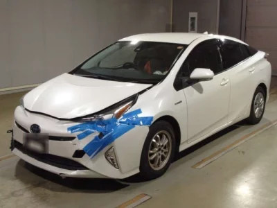 Toyota Prius  с аукциона в Японии