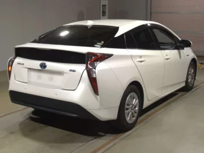 Toyota Prius  с аукциона в Японии