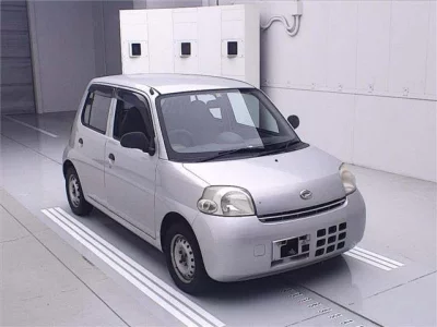Daihatsu Esse