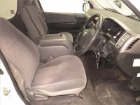 Toyota HIACE VAN лот № 70115 оценка R  с аукциона в Японии 4