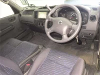 Nissan CARAVAN VAN лот № 70082 оценка 3.5  с аукциона в Японии 2