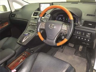 Lexus HS  с аукциона в Японии