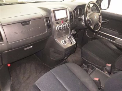 Mitsubishi DELICA D5