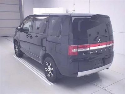 Mitsubishi DELICA D5