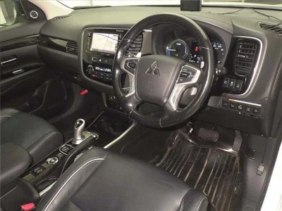 Mitsubishi OUTLANDER PHEV