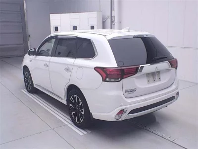 Mitsubishi OUTLANDER PHEV