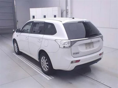 Mitsubishi OUTLANDER PHEV