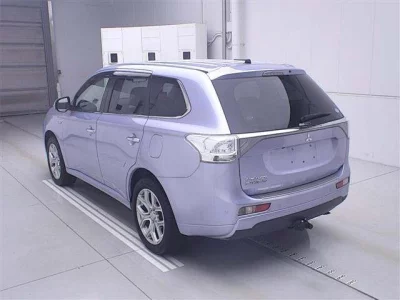 Mitsubishi OUTLANDER PHEV