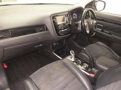 Mitsubishi OUTLANDER PHEV