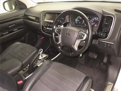 Mitsubishi OUTLANDER PHEV