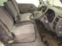 Mazda BONGO VAN лот № 70232 оценка 3.5  с аукциона в Японии 4