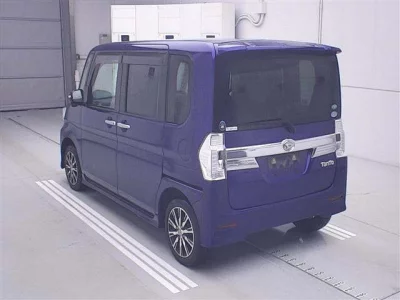 Daihatsu TANTO  с аукциона в Японии