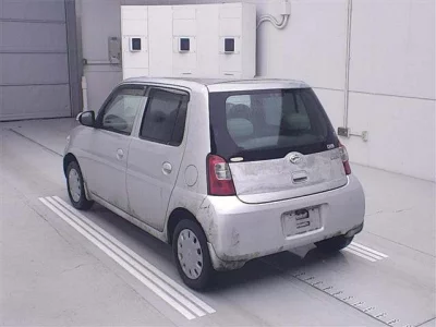 Daihatsu Esse