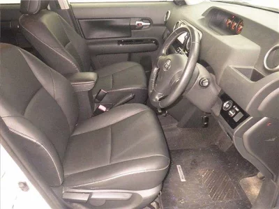 Toyota COROLLA RUMION  с аукциона в Японии