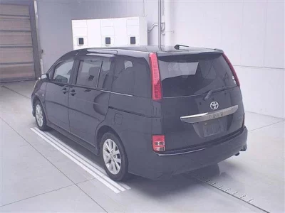 Toyota ISIS
