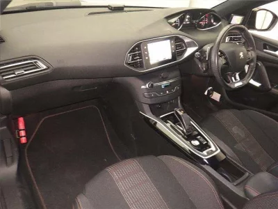 Peugeot 308  с аукциона в Японии