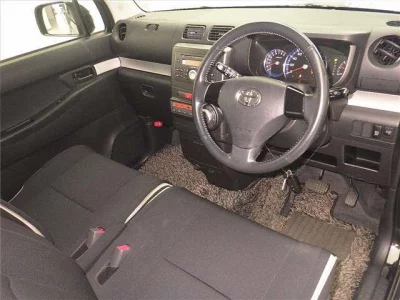 Toyota PIXIS SPACE  с аукциона в Японии