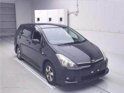 Toyota WISH  с аукциона в Японии