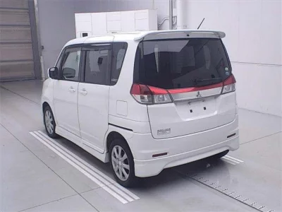 Mitsubishi DELICA D2