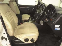 Mitsubishi PAJERO лот № 8421 оценка 4  с аукциона в Японии 4